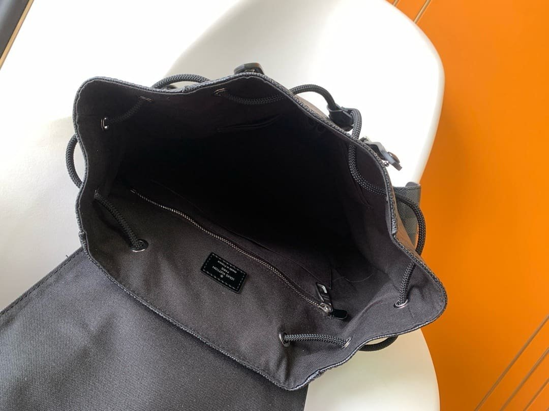 Louis Vuitton Christopher MM Damier - Image 9