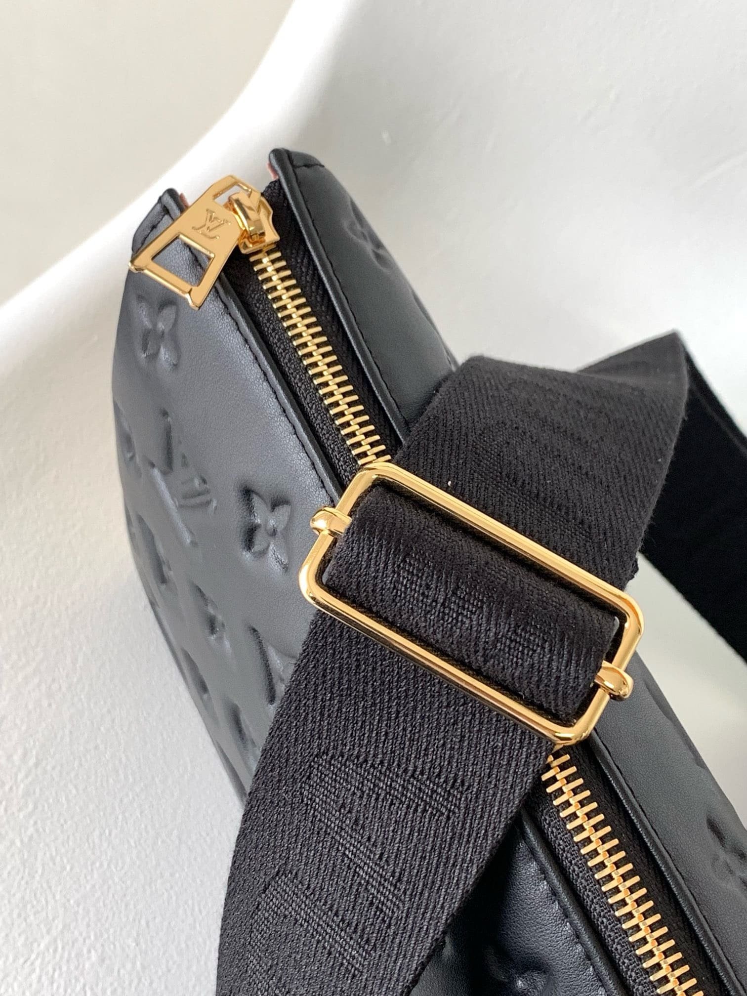 Louis Vuitton Coussin PM Embossed Puffy - Image 6