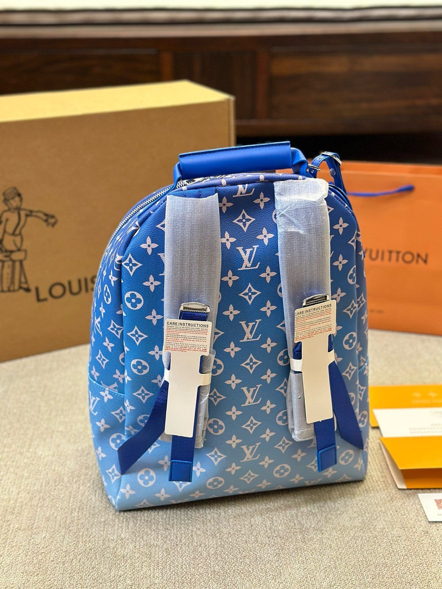 Louis Vuitton Multipocket Backpack Clouds - Image 8