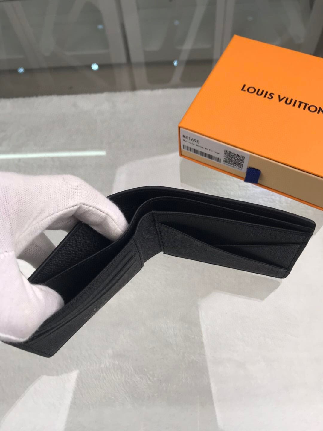 LV Eclipse Bifold Wallet - Image 6