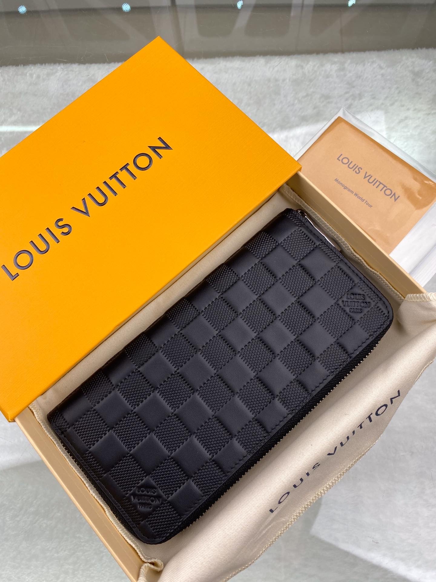 Louis Vuitton Zippy Wallet Vertical Damier Infini For Men, Men's Wallet 7.9in/20cm LV N63548 - TEMAFES