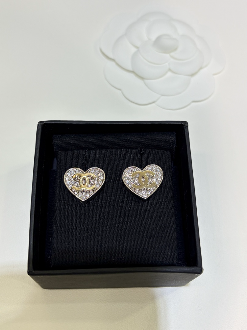 Chanel Silver Crystal Heart CC Jewelry Set - Image 3