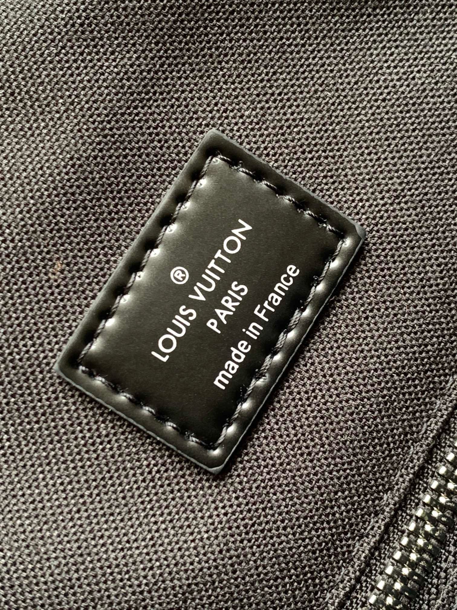 Louis Vuitton Christopher MM Damier - Image 10