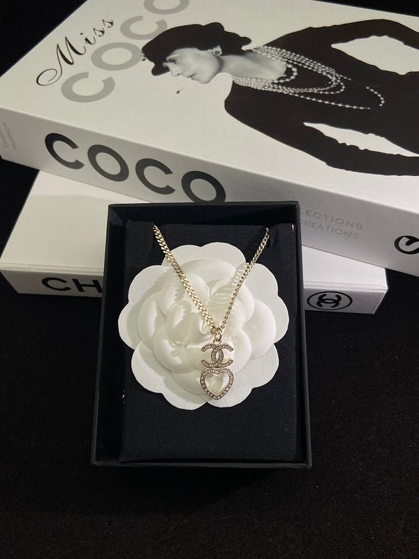 Chanel Crystal Heart CC Cuban Pearl - Image 6