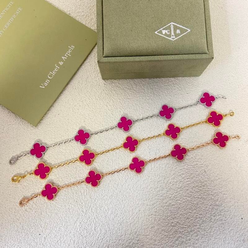 VAB47   New Rose Red Clover Five Flower Bracelet Jewelry