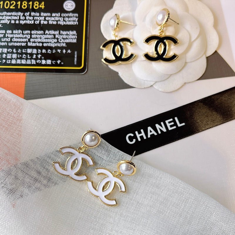 Chanel Enamel Pearl CC Drop Earrings - Image 4