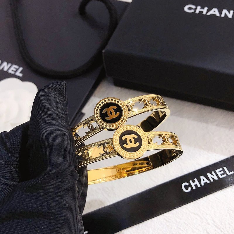 CHANEL Rhinestone Enamel Hollow Gold Bangle Set