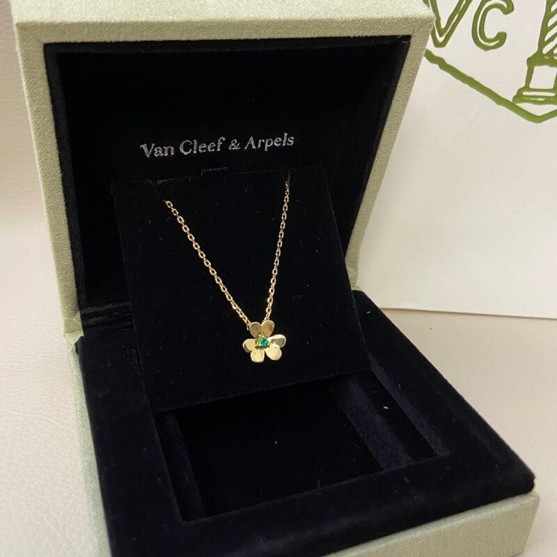 VCA Dual Green & Red Diamond Clover Necklace - Image 3
