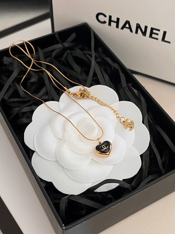 Chanel Gold Metal Black Heart - Image 5