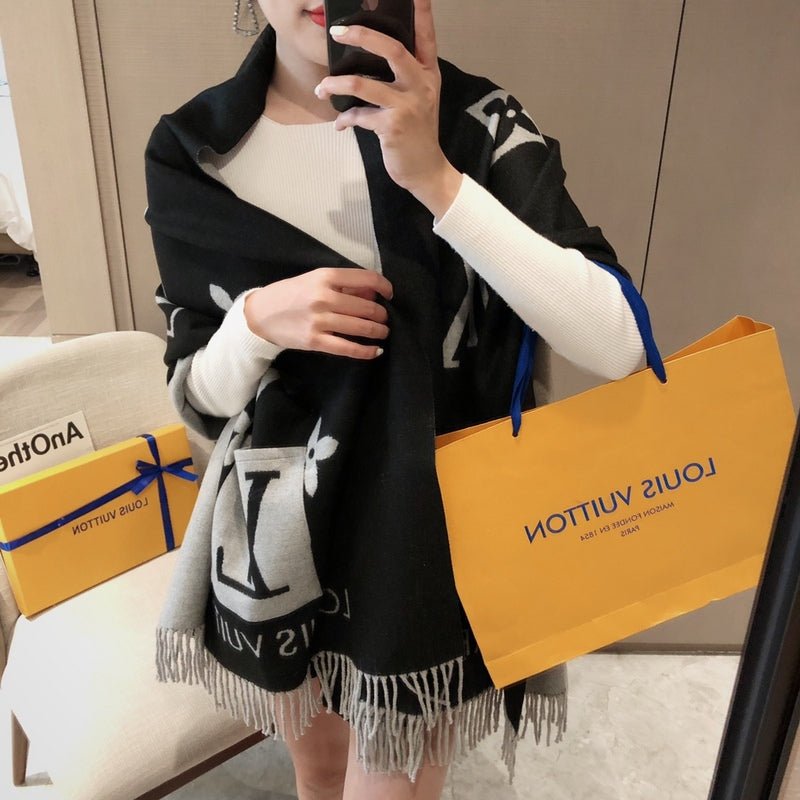 LV Black White Reversible Giant Monogram Shawl - Image 9