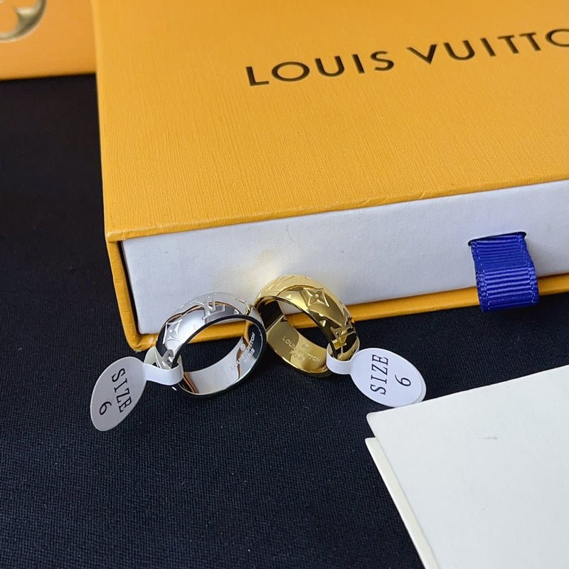LV Two-Tone Star Band Ring