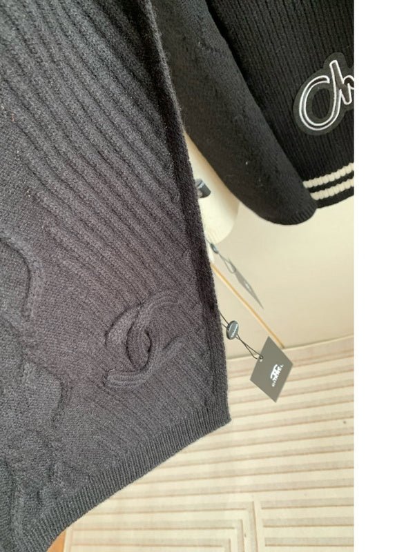 CHANEL Cable Knit Solid Color Scarf Pair - Image 10