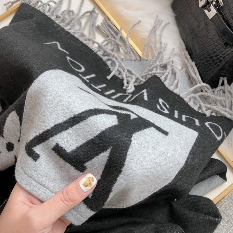 LV Black White Reversible Giant Monogram Shawl - Image 8