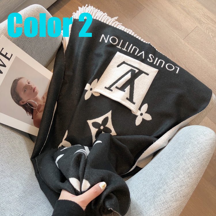 LV Black White Reversible Giant Monogram Shawl - Image 4
