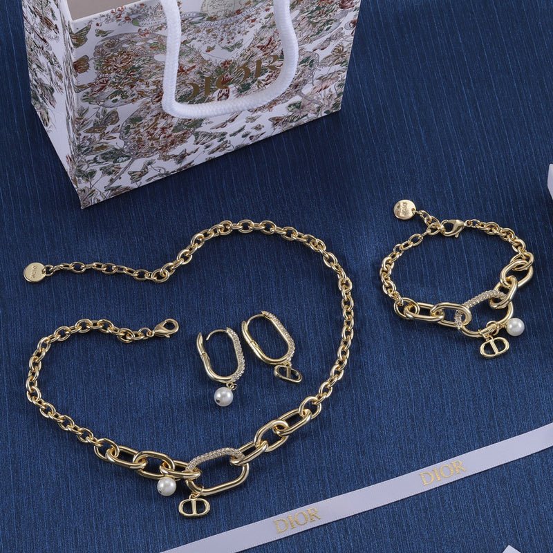 Dior Gold Pearl Paperclip Bracelet