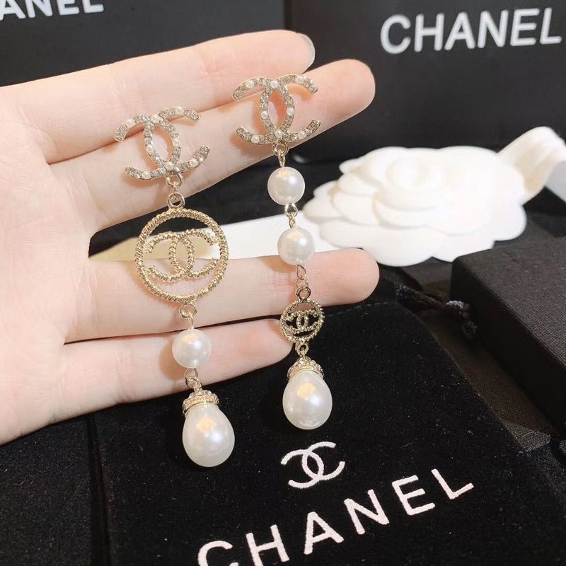 Chanel Asymmetric Layered Pearl Earrings - Image 4