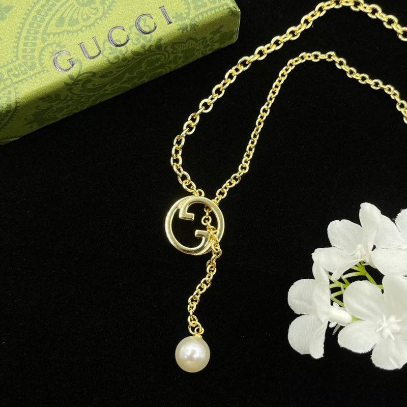 GUCCI Two-Tone Pearl Circle Pendant Necklace - Image 13
