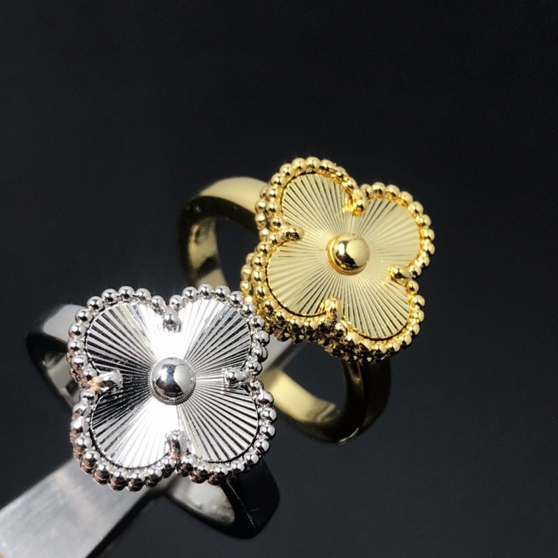 Alternative view of Laser Carved Texture Single Gold Clover Ring