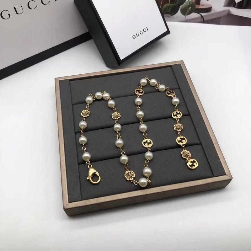 GUCCI Pearl Logo Gold Chain Necklace - Image 6