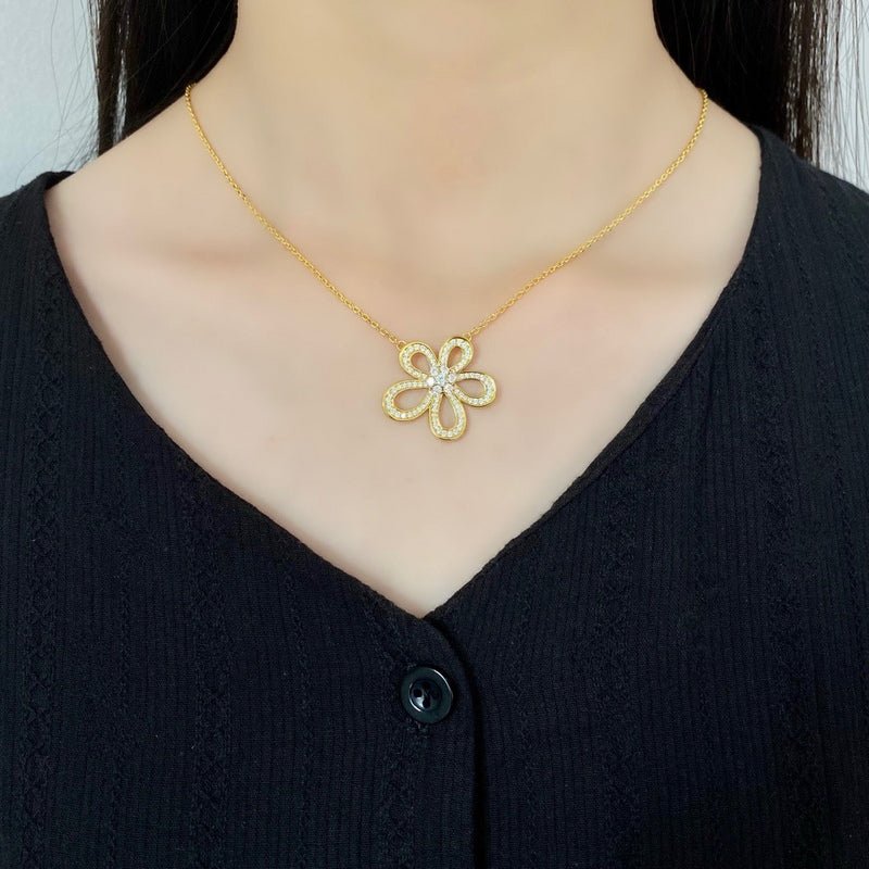 VCA Classic Hollow Full Diamond Flower Necklace