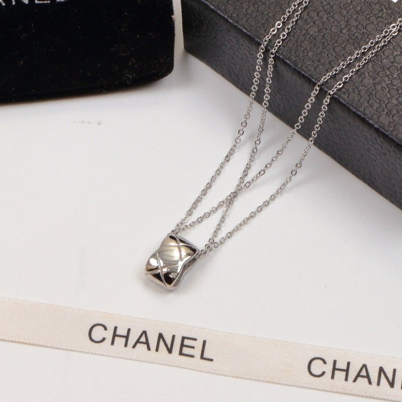 Chanel Quilted Square Double Layer - Image 3
