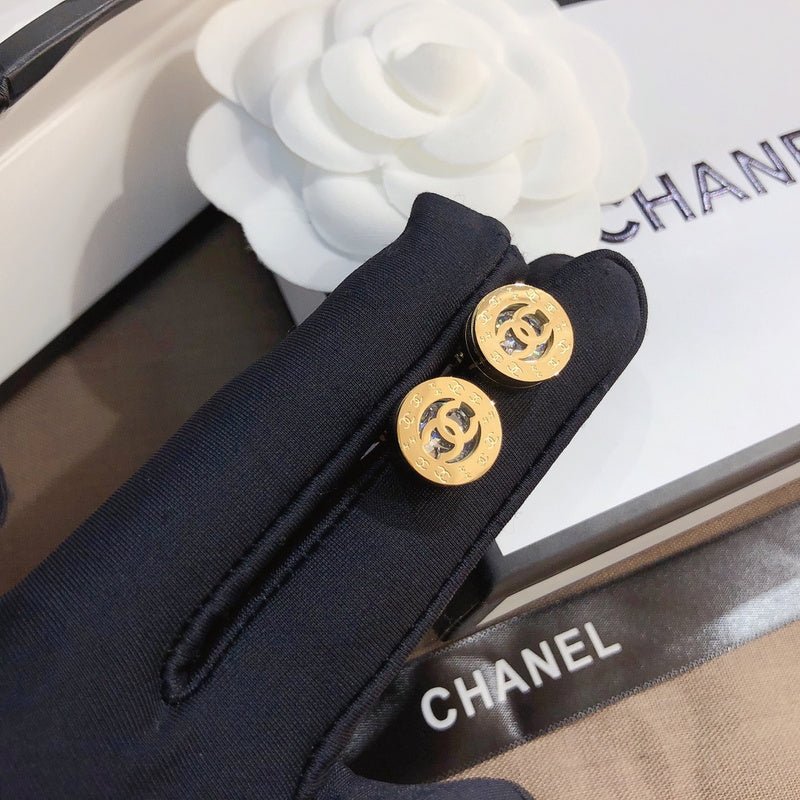 Chanel Gold Rhinestone Round CC - Image 6