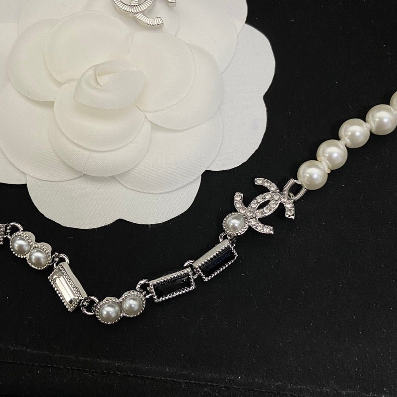Chanel Pearl Baguette Crystal CC - Image 4