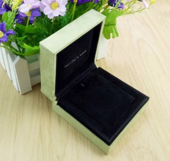 VCA Black Onyx Single Clover Gold Necklace - Image 6