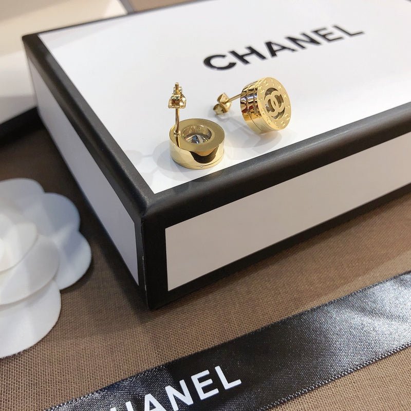 Chanel Gold Rhinestone Round CC - Image 4