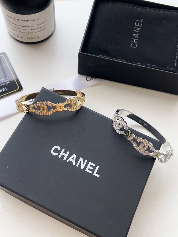 Chanel Hollow Crystal Linked CC Two-Tone Bangle - Image 4