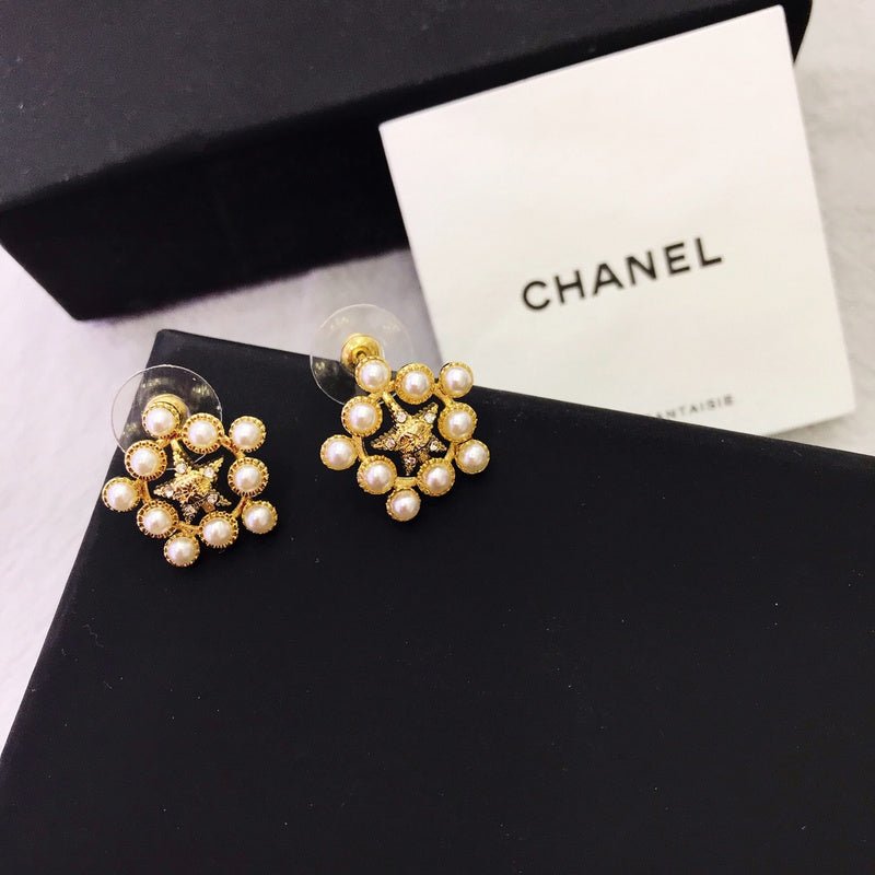 CHANEL Multi-Pearl Star Shape CC Stud Earrings - Image 4