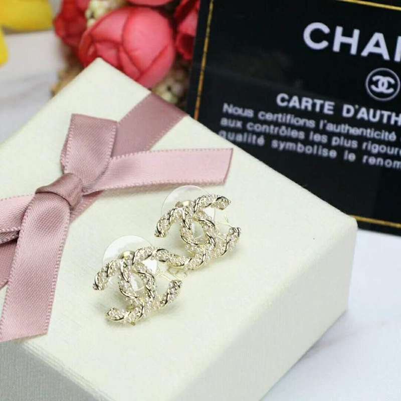 Chanel Twisted Rhinestone Double C - Image 4