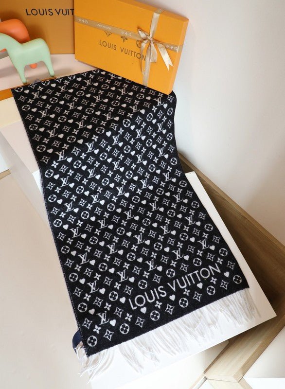 LV Beige White Heart Monogram Fringed Shawl - Image 8