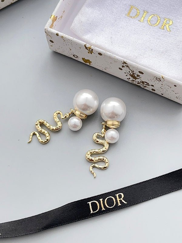 Dior Retro Golden Snake Shaped Pearl Earrings - Image 4