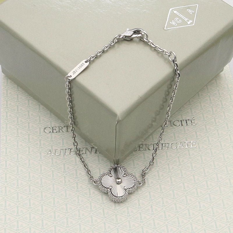 Single Gold Four-Leaf Clover Bracelet - Image 4