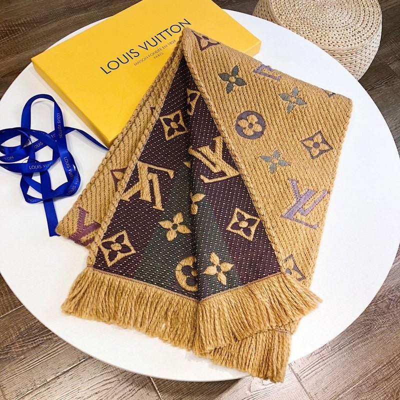 LV Four-Color Textured Knit Monogram Fringed Scarf - Image 10