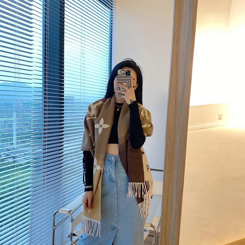 LV Gradient Monogram Motifs Fringed Soft Scarf - Image 15