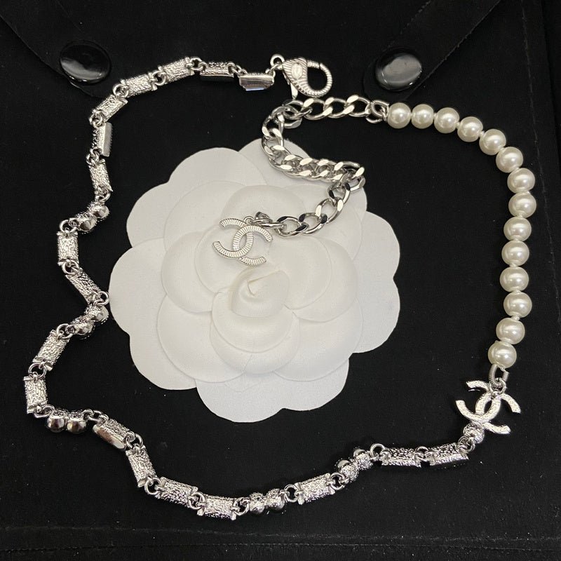 Chanel Pearl Baguette Crystal CC - Image 3