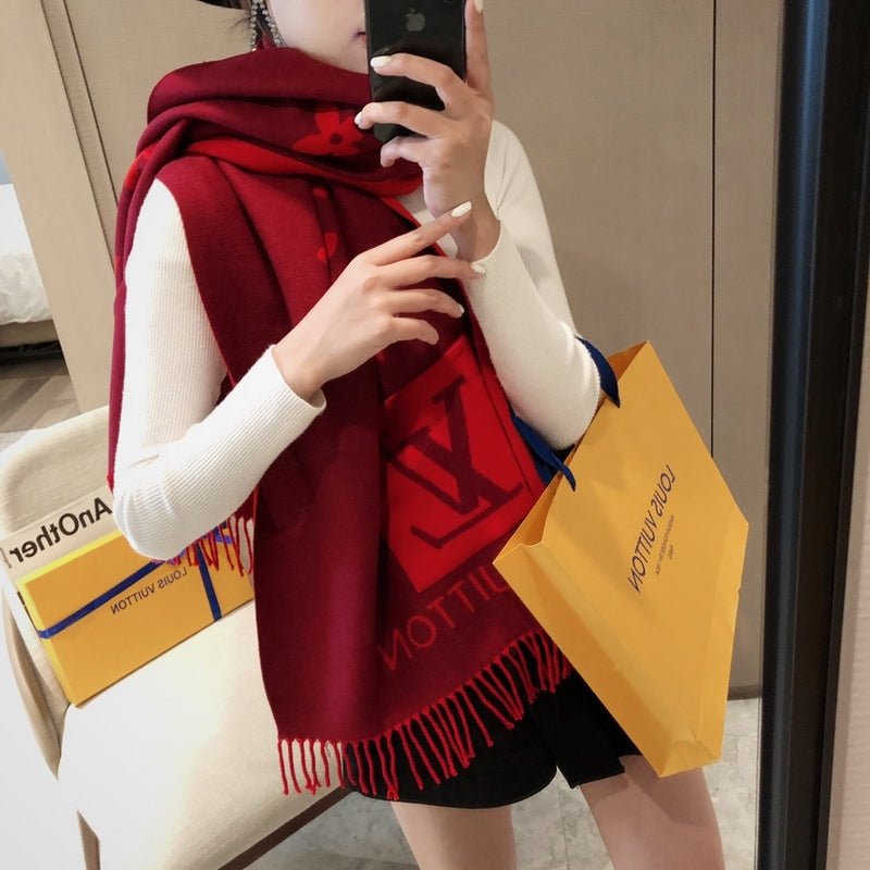 LV Black White Reversible Giant Monogram Shawl - Image 14