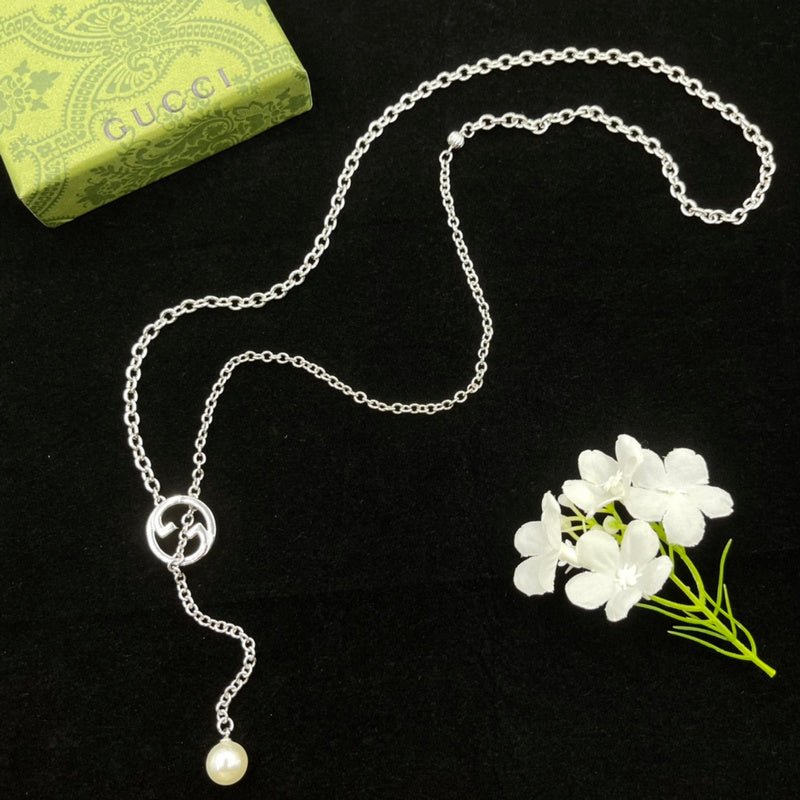 GUCCI Two-Tone Pearl Circle Pendant Necklace - Image 6