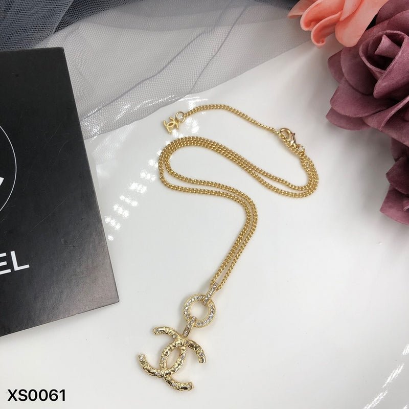 Chanel Gold Textured Double Link CC - Image 4
