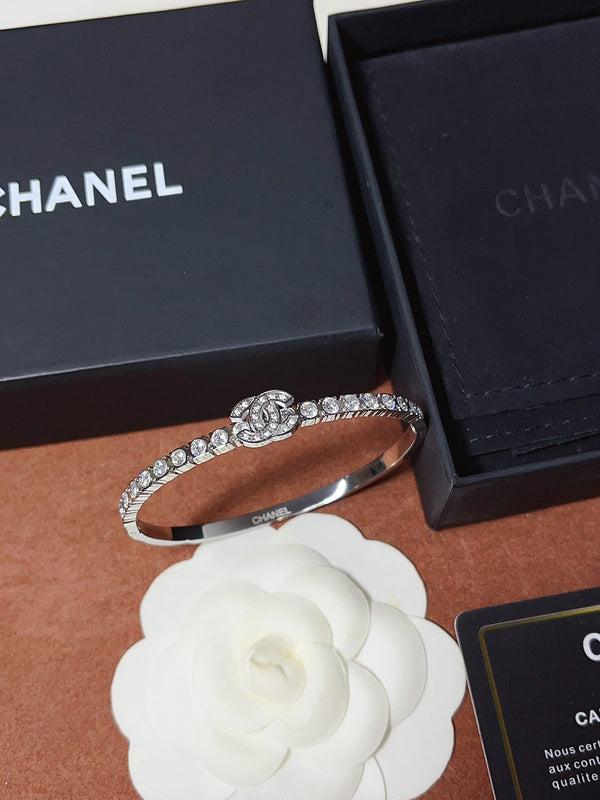 Chanel Rose Rhinestone CC Gold - Image 5