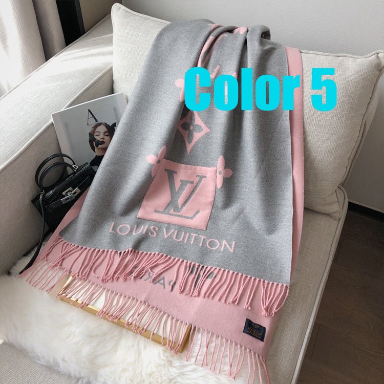 LV Black White Reversible Giant Monogram Shawl - Image 7