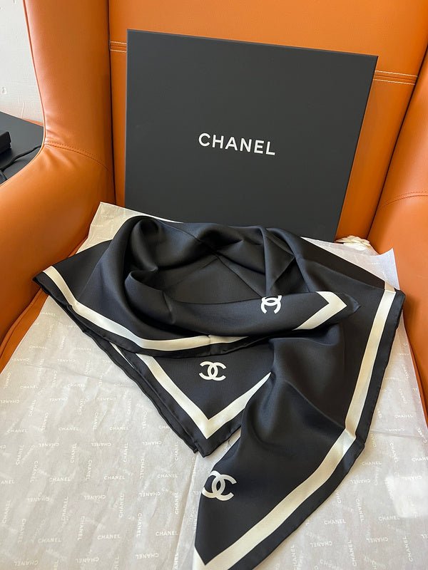 XCC50 Silk satin 90-90CM scarf - Image 3