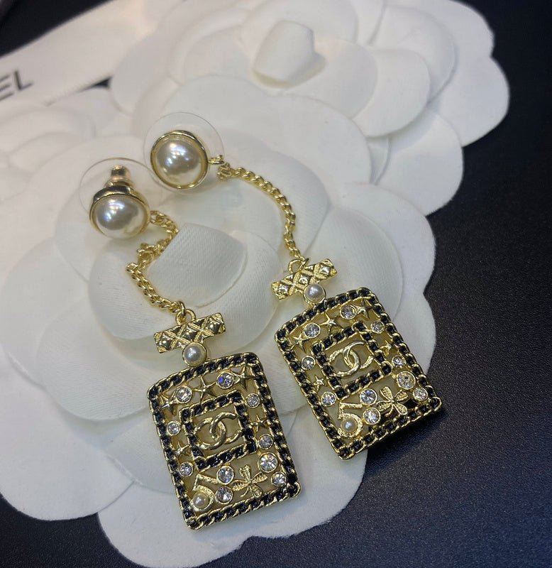 CHANEL Hollow Rhinestone Square Chain Pearl Earrings