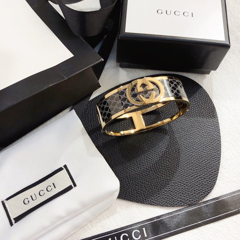 GUCCI Monogram Inlaid GG Gold Cuff Bangle - Image 3