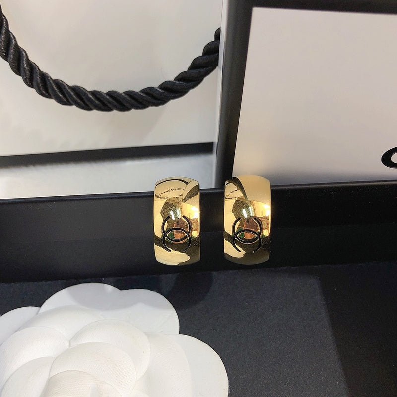 Chanel Wide Gold Engraved Double C - Image 7