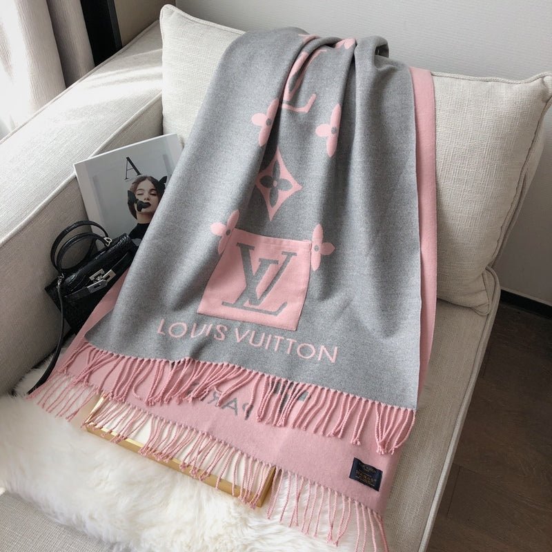 LV Black White Reversible Giant Monogram Shawl - Image 20