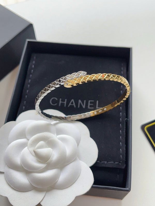 Chanel Two-Tone Quilted Pattern Snake Cuff - Image 5
