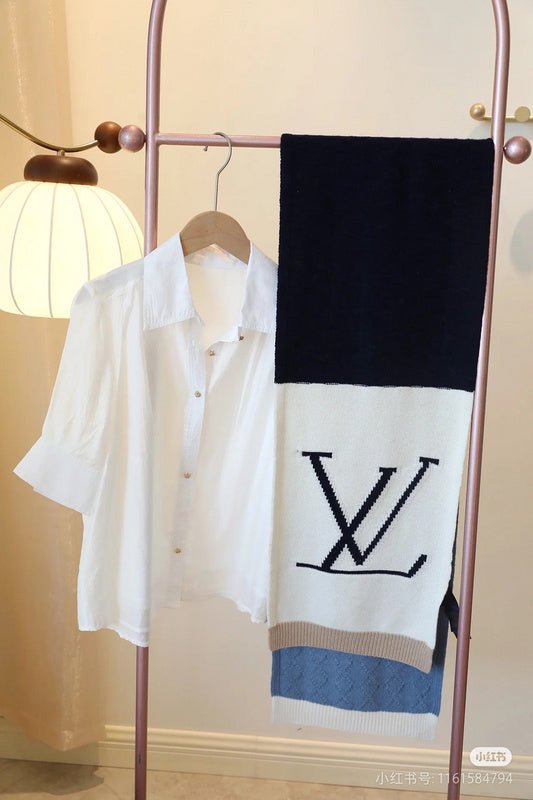 LV Color Block Design Monogram Knit Fabric Scarf - Image 5